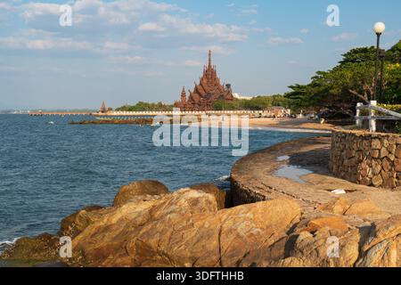 Das Heiligtum der Wahrheit Holztempel in Pattaya, Thailand Stockfoto