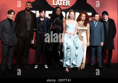 London, UK, 13. Januar 2026, Cillian Murphy, Chi Lewis-Parry, Alfie Williams, Nia Dacosta, Emma Laird, Erin Kellyman, Jack O’Connell und Danny Boyle nehmen an der Uraufführung des Films 28 Years Later: the Bone Temple im BFI IMAX Waterloo in London teil. Fred Duval / Alamy Live News Stockfoto