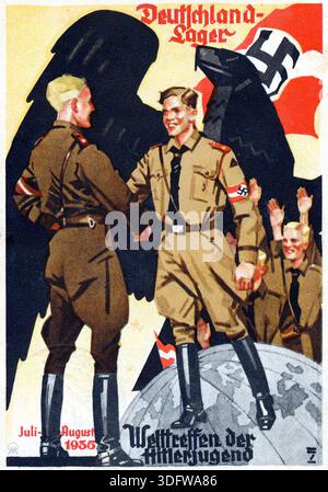 Dieses Propagandaplakat aus dem Jahr 1936 mit den Titeln „Deutschland-Lager“ und „Welttreffen der Hitlerjugend“ zeigt zwei lächelnde Mitglieder der Hitlerjugend, die sich kühn über der Welt bewegen. Hinter ihnen symbolisiert ein dunkler Adler mit ausgebreiteten Flügeln und einer markanten Nazi-Flagge Macht und Expansion. Das Bild fördert die Hitlerjugend und ihre internationale Reichweite im Vorfeld des Zweiten Weltkriegs Stockfoto