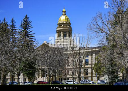 Wyoming, WY, USA - 10. Mai 2022: Das riesige Naturschutzgebiet des Wyoming State Capitol Stockfoto