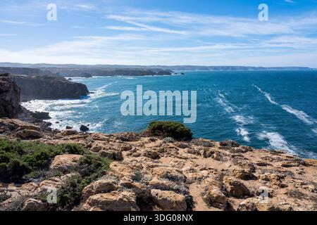 Toller Meerblick im Pontal da Carrapateira in Portugal. Stockfoto
