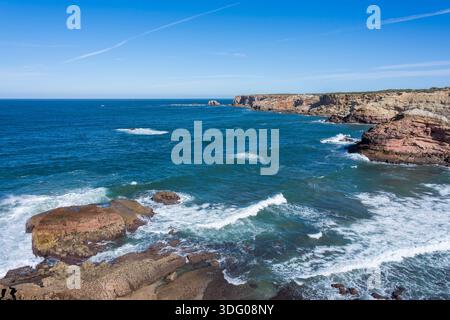 Toller Meerblick im Pontal da Carrapateira in Portugal. Stockfoto