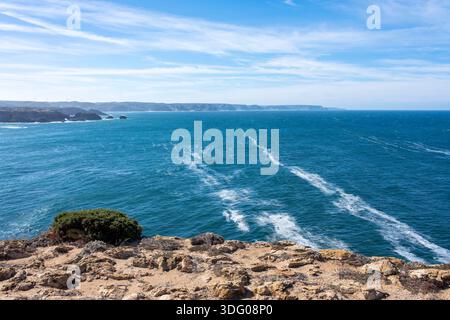 Toller Meerblick im Pontal da Carrapateira in Portugal. Stockfoto