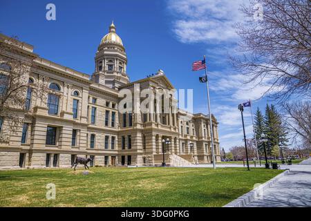 Wyoming, WY, USA - 10. Mai 2022: Das riesige Naturschutzgebiet des Wyoming State Capitol Stockfoto