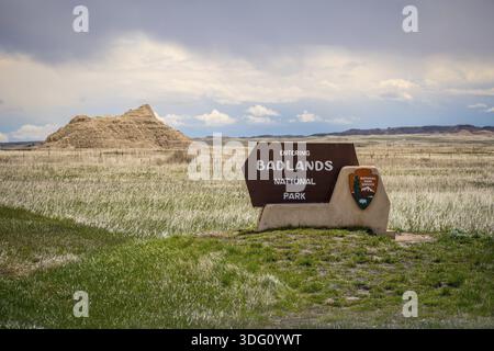 Badlands National Park, SD, USA - 15. Mai 2019: Eine einladende Schild am Eingang des Parks erhalten Stockfoto