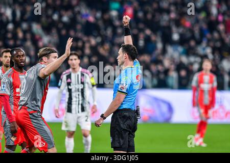 Der Schiedsrichter Ermanno Feliciani war 2025/26 beim Fußballspiel der Serie A zwischen Juventus FC und US Cremonese im Allianz Stadion in Turin zu sehen Stockfoto