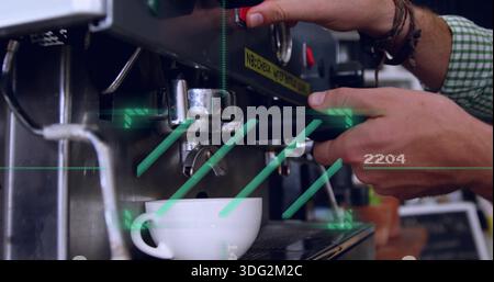 Vorbereitung des Shot an der Espressomaschine Hände in einem grünen Hemd, der Portafilter über der weißen Tasse HUD 2204 hält Stockfoto
