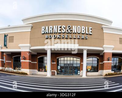 New Hartford, NY - 13. Januar 2026: Fisheye View of Barnes and Noble, ist der größte Buchhändler in den USA mit mehr als 600 Einzelhandelsgeschäften, einem Online-Shop und anderen Stockfoto