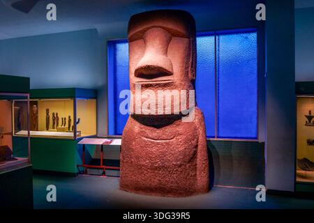 Rapa Nui Moai Vorfahren Statue von Osterinsel im American Museum of Natural History, New York City, USA. Stockfoto