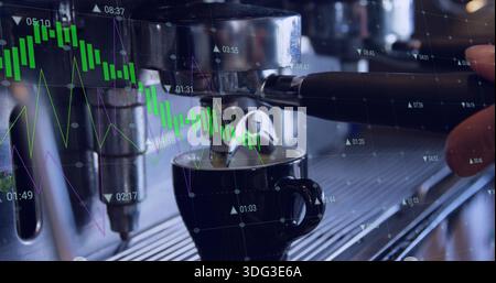 Der Portafilterauslauf gibt Espresso in eine kleine schwarze Tasse an der Café-Bar ab, mit Marktdiagrammen Stockfoto