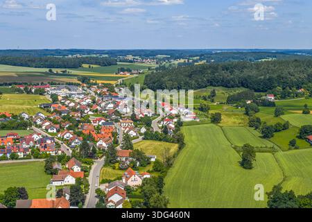Die Gemeinde Gerolsbach im oberbayerischen Kreis Pfaffenhofen an der ILM von oben Luftbild der Ortschaft Gerolsbach in der Metropolregion München Gero Stockfoto
