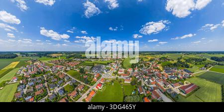 Die Gemeinde Gerolsbach im oberbayerischen Kreis Pfaffenhofen an der ILM von oben Luftbild der Ortschaft Gerolsbach in der Metropolregion München Gero Stockfoto