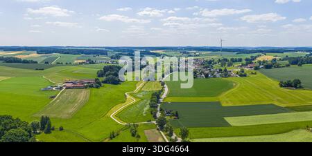 Die Gemeinde Gerolsbach im oberbayerischen Kreis Pfaffenhofen an der ILM von oben Luftbild der Ortschaft Gerolsbach in der Metropolregion München Gero Stockfoto