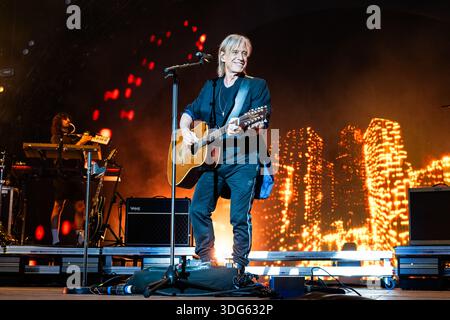 Jean Louis Aubert trat am 23. Juli 2025 beim Paleo Festival Nyon in Nyon auf. Foto: Loona/ABACAPRESS.COM Stockfoto
