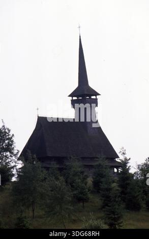 1993 Archivio Storico Olycom/Lapresse/Publifoto Sighetu Marmatiei è un municipio della Romania di 41 640 abitanti, ubicato nel distretto di Maramureș, nella regione storica del Maramureș. Fanno parte dell'area amministrativa anche le Località di IAPA, Lazu Baciului, Sugau, Valea Cufundoasa e Valea Hotarului. Nella Foto: IL Museo Maramures aperto a Sighetu Marmatiei im Foto: Das Maramures Museum wurde in Sighetu Marmatiei eröffnet Stockfoto