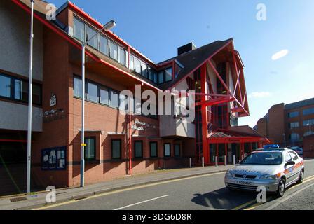 Uxbridge Polizeistation, London Borough of Hillingdon. - Hillingdon, Vereinigtes Königreich : Mai 2022 Stockfoto