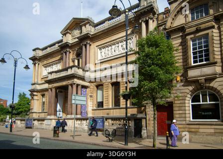 Kunstgalerie und Museum in Wolverhampton im Stadtteil Sandwell im County der West Midlands. - Wolverhampton, Vereinigtes Königreich : Mai 2022 Stockfoto