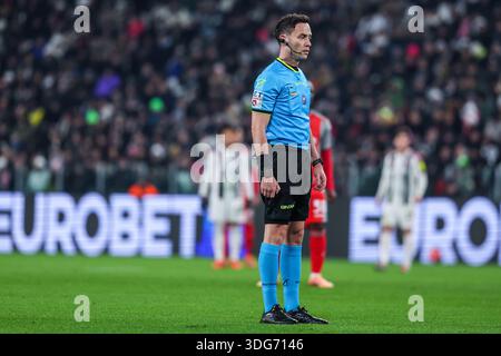 Der Schiedsrichter Ermanno Feliciani war 2025/26 beim Fußballspiel der Serie A zwischen Juventus FC und US Cremonese im Allianz Stadion in Turin zu sehen Stockfoto
