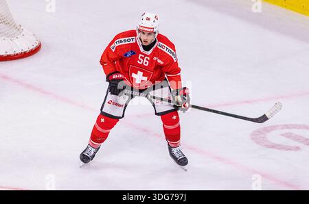 Zürich, Schweiz, 13. Dezember 2025: #56 Tim Berni, Verteidiger Schweiz Männer Team. (Foto: Andreas Haas/dieBildmanufaktur) Stockfoto