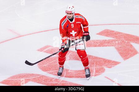 Zürich, Schweiz, 13. Dezember 2025: #9 Damien Riat, Stürmer Schweiz Männer Team. (Foto: Andreas Haas/dieBildmanufaktur) Stockfoto