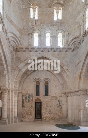 Das Baptisterium von San Giovanni in Tumba, irrtümlich das Grab von Rotari genannt, und die Kirche Santa Maria Maggiore, complesso monumentale di San Pietro, Stockfoto