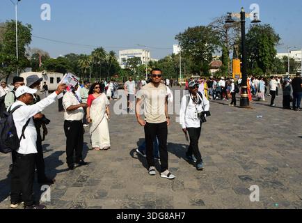 Mumbai, Indien. Januar 2026. MUMBAI, INDIEN - 15. JANUAR: Am 15. JANUAR 2026 besucht Andre de Grasse, der Olympische Goldmedaillengewinner und internationaler Eventbotschafter des Tata Mumbai Marathon 2026, das ikonische Gateway of India in Mumbai, Indien. (Foto: Bhushan Koyande/Hindustan Times/SIPA USA) Credit: SIPA USA/Alamy Live News Stockfoto