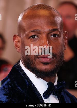 BEVERLY HILLS, LOS ANGELES, KALIFORNIEN, USA - 11. JANUAR: Marlon Wayans kommt zu den 83. Jährlichen Golden Globe Awards, die am 11. Januar 2026 im Beverly Hilton Hotel in Beverly Hills, Los Angeles, Kalifornien, USA, stattfinden. (Foto: Xavier Collin/Image Press Agency) Stockfoto