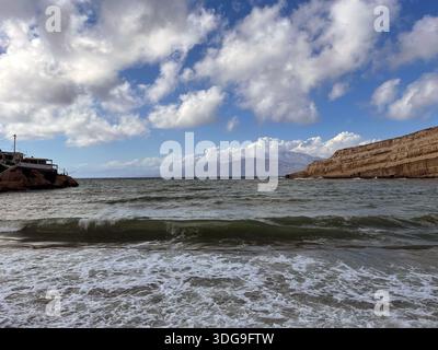 Die Bucht des Urlaubsziels Matala auf der griechischen Insel Kreta Stockfoto