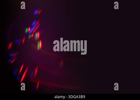 Overlay-Lichteffekt für Fotos und Mockups. Farbfilm-Burn-Light-Fotoüberlagerung, Verwendung Des Bildschirmmodus, Abstrakter Hintergrund, Regenbogenlinse Leaks Prism Co Stockfoto