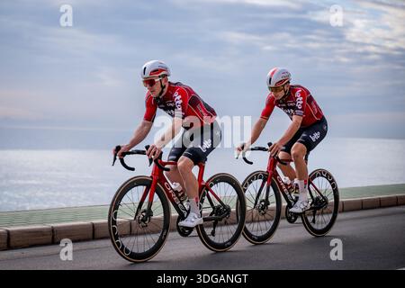 Albir, Spanien. Januar 2026. Der belgische Jasper de Buyst und der belgische Arnaud de Lie von Lotto-Intermarche in Aktion während einer Trainingsfahrt des Radsportteams Lotto-Intermarche in Albir, Spanien, am Donnerstag, den 15. Januar 2026. BELGA FOTO DAVID PINTENS Credit: Belga News Agency/Alamy Live News Stockfoto