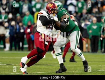 Washington Commanders Defensive Tackle Javon Kinlaw (99) beim Spiel Washington Commanders vs Philadelphia Eagles am Sonntag, den 4. Januar 2026 im Lincoln Financial Field in Philadelphia, Pennsylvania. Die Kommandanten schlugen die Adler 24-17. (Alyssa Piazza/Bild des Sports) Stockfoto