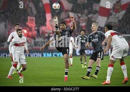 Aurele Amenda Eintracht Frankfurt SGE (05) Ballspiel Oscar Hojlund Eintracht Frankfurt SGE (06) Deniz Undav VfB Stuttgart (26) Jamie Leweling Stockfoto