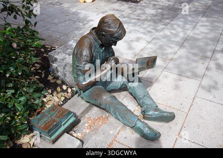 J. Seward Johnsons lebensechte Bronzeskulptur zum Mittagessen auf dem Palmer Square. Stockfoto