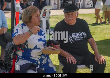Adelaide Australien 17 Januar 2026 . Die Menschen genießen das griechische Kulturfestival bei Sonnenschein im Semaphore Adelaide mit Unterhaltung, Live-Musik und traditionellem Essen Credit Headpix/Alamy Live News Stockfoto