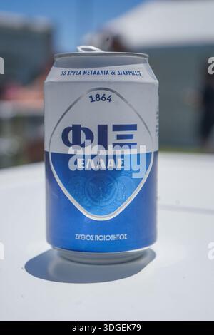 Adelaide Australien 17 Januar 2026 . Dose mit FESTEM griechischem Bier. Das griechische Semaphore Festival mit Unterhaltung, Musik, Tanz und Essen in einer familienfreundlichen Atmosphäre. Credit Headpix/Alamy Live News Stockfoto