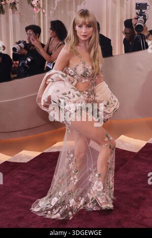 Jennifer Lawrence nimmt an den 83. Jährlichen Golden Globe Awards im Beverly Hilton Teil Stockfoto