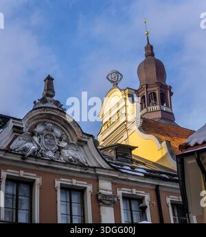 Rigaer Altstadtgebäude in der Nähe des Domplatzes Stockfoto
