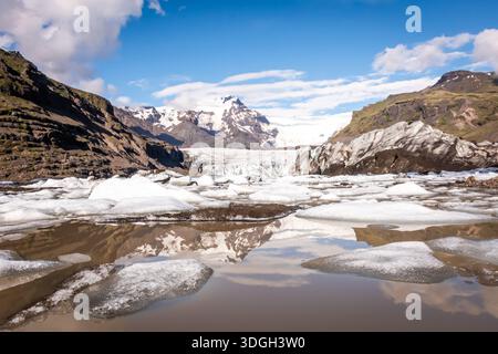 Island ist das Lieblingsland und die beliebtesten Menschen vieler Reisende. Atemberaubend zu jeder Jahreszeit mit einer faszinierenden Geologie. Stockfoto