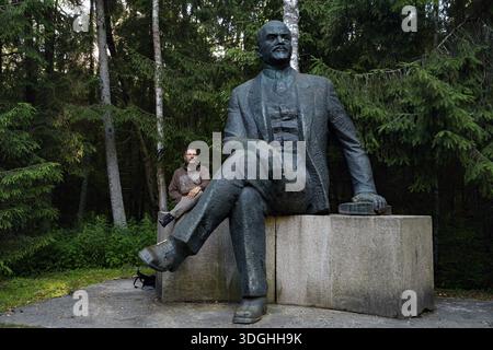 Lenin-Denkmal im Grutas-Park in Druskininkai, umgeben von Wäldern, Druskininkai, Litauen Stockfoto