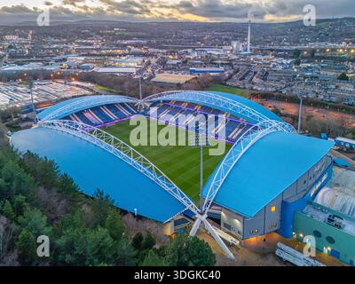 Luftbild des neu benannten Accu-Stadions von Huddersfield Town. Januar 2026. Stockfoto