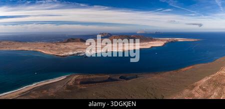 Aus der Vogelperspektive La Graciosa von Mirador del Rio, Lanzarote Klippen Stockfoto