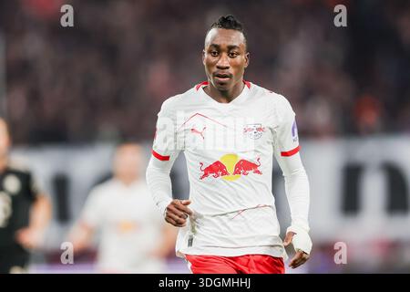 Leipzig, Deutschland. Januar 2026. Yan Diomande vom RB Leipzig beim Bundesliga-Spiel zwischen RB Leipzig und Bayern München in der Red Bull Arena. Endergebnis; RB Leipzig 1:5 Bayern München. Quelle: SOPA Images Limited/Alamy Live News Stockfoto