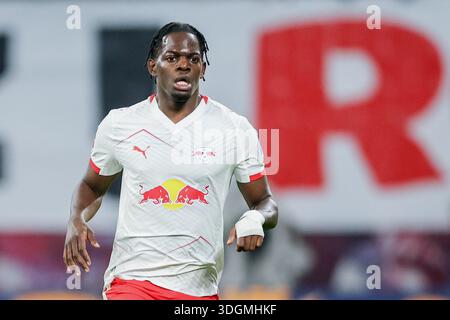 Leipzig, Deutschland. Januar 2026. Castello Lukeba vom RB Leipzig wurde während des Bundesliga-Spiels zwischen RB Leipzig und Bayern München in der Red Bull Arena gesehen. Endergebnis; RB Leipzig 1:5 Bayern München. Quelle: SOPA Images Limited/Alamy Live News Stockfoto