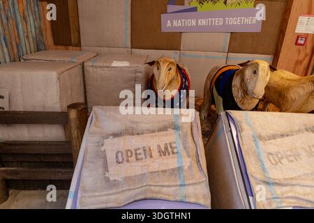 Open Nation Knitted Together Display Rustic Stockfoto