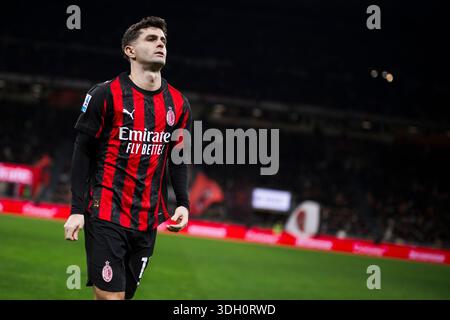 Christian Pulisic vom AC Milan sieht sich vor dem Fußballspiel der Serie A zwischen AC Milan und US Lecce an. Stockfoto