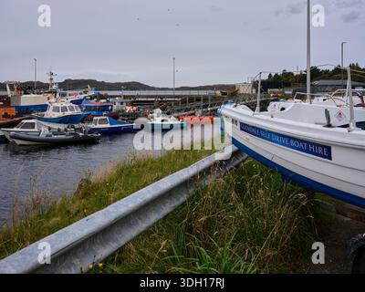 Blick auf und um den Hafen von Gairloch. Wester Ross Stockfoto