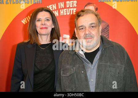 Vinciane Millereau und Didier Bourdon bei der Premiere des Kinofilms die progressiven Nostalgiker / C Ã tait mieux demain im Cinema Paris. Berlin, 19.01.2026 *** Vinciane Millereau und Didier Bourdon bei der Premiere des Spielfilms The Progressive Nostalgics C Ã tait mieux demain im Cinema Paris Berlin, 19 01 2026 Foto:XM.xBehrensx/xFuturexImagex demain 6117 Stockfoto