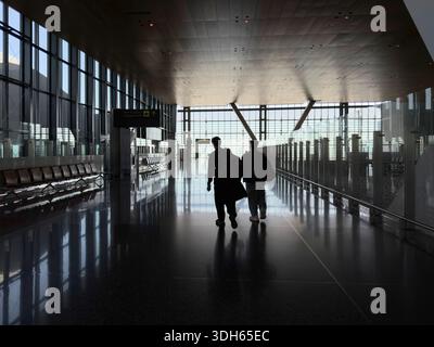 Doha, Katar - 5. Januar 2026: Im Hamad International Airport of Arrival Lounge Doha, Katar Stockfoto