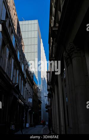 New Court, das moderne Bürogebäude der Bankengruppe Rothschild in St Swithin's Lane, London EC4, England, entworfen von OMA Stockfoto