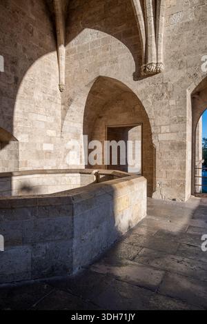 Torres de Serranos Turm in Valencia. Auch bekannt als Serrans-Tor / Serranos-Tor / Serrans-Türme / Serranos-Türme. Ein Aussichtspunkt über die Stadt. Stockfoto